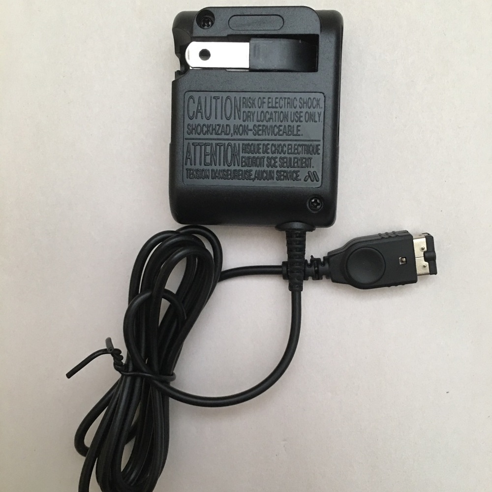 Nintendo DS Bundle includes (9) Games, Stylus, Case and Wall Charger - Picture 8 of 8
